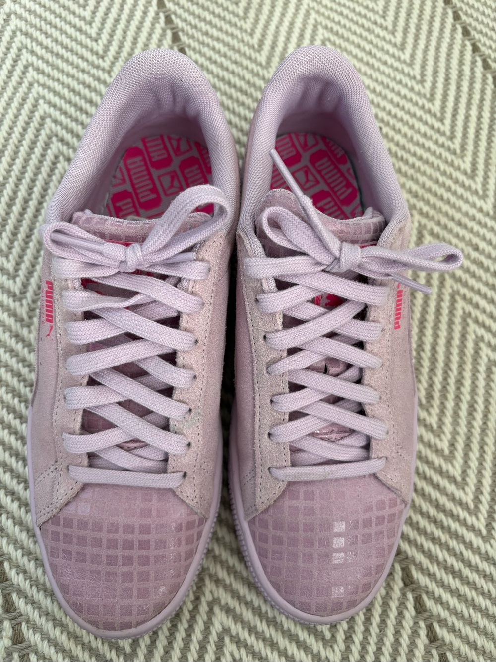 PUMA Women's Lavender Pink  Suede Lace-Up Sneakers 8